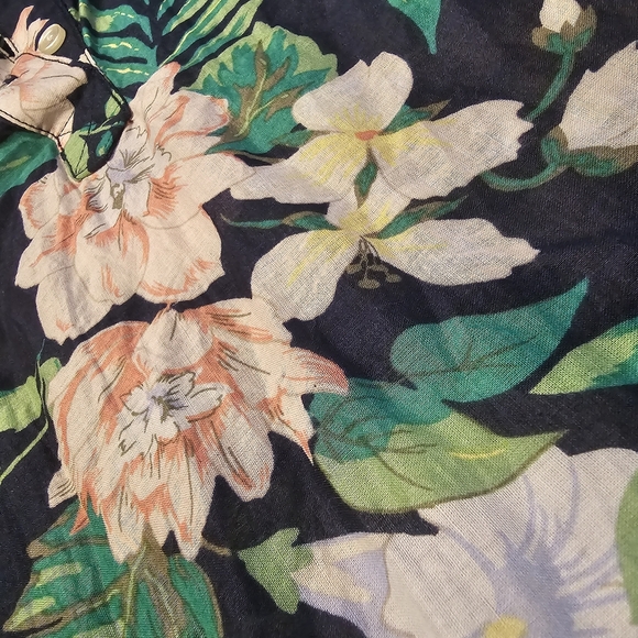 Old Navy Woman's Tropical Blouse Size Large - Picture 2 of 10